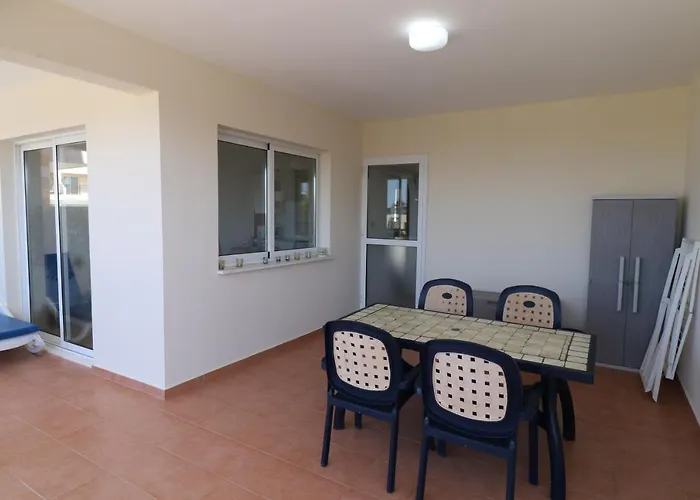 Apartmán Sunset With Pool & 10 Mins To Venus